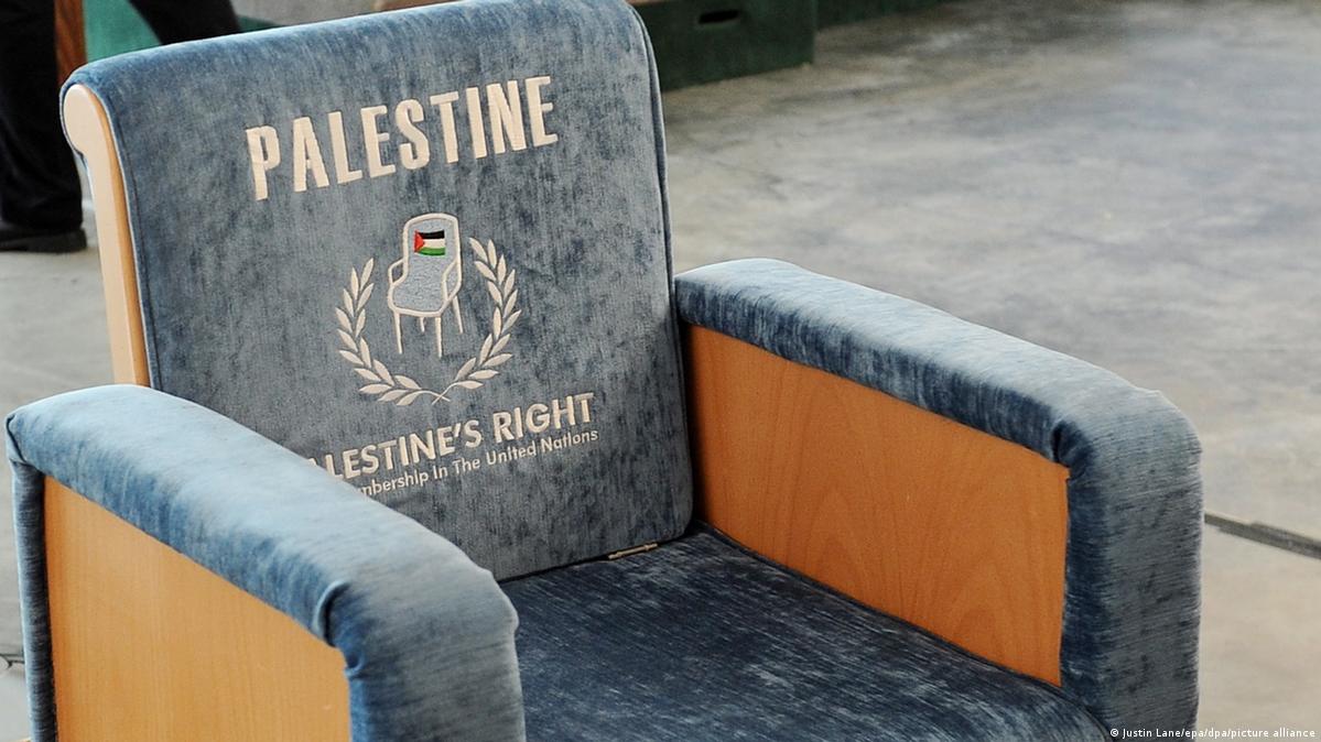 The United Nations General Assembly votes by majority in favor of a draft resolution supporting Palestine’s application for membership in the organization