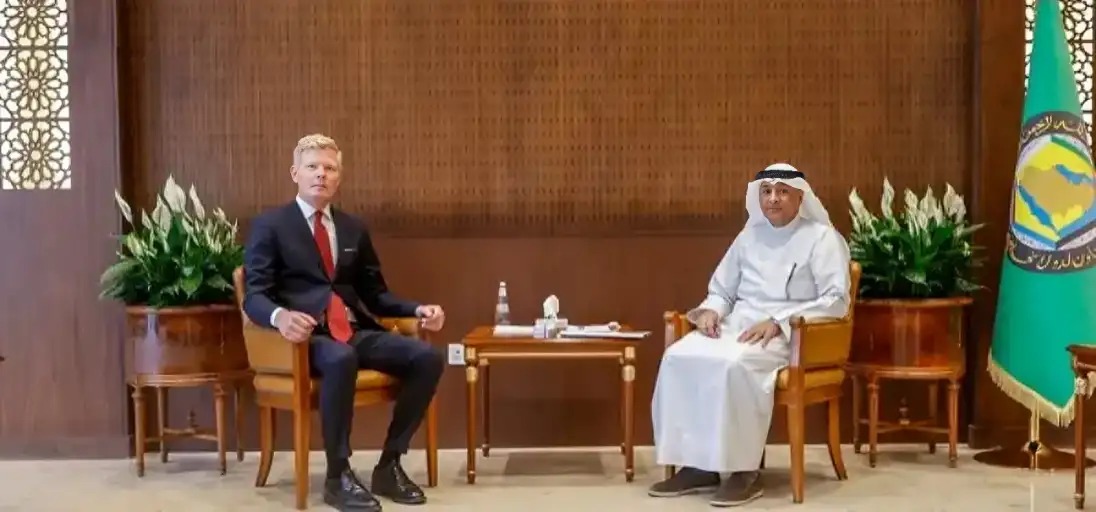 Al-Budaiwi during his meeting with the UN envoy to Yemen