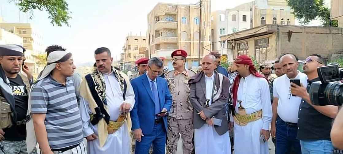 Opening a road for trucks in Taiz