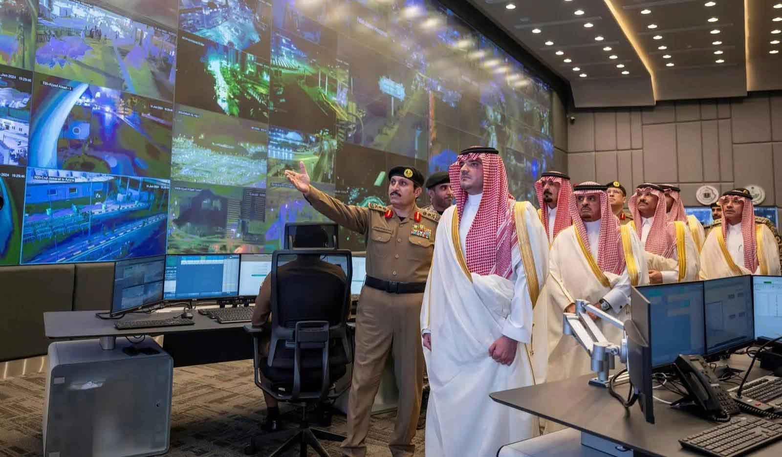 The Saudi Minister of Interior inspects the command and control room for Hajj security, SPA