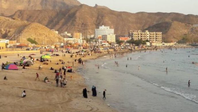 Coast Guard Warns of Rough Seas in Aden, Urges Citizens to Stay Shoreside