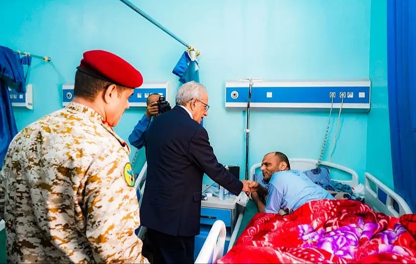 From Al-Shuaibi’s visit to the wounded in Aden (Sheba)