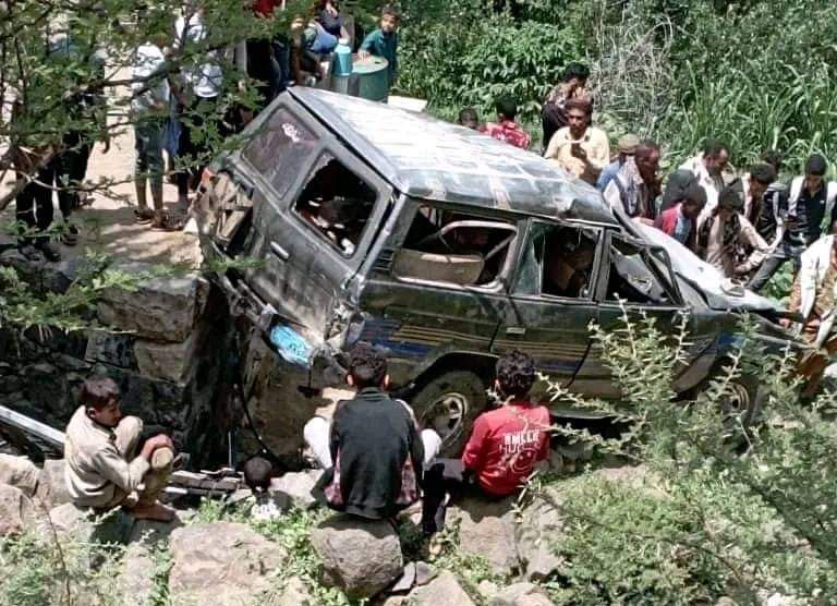 A car fell from a cliff in Jabal Habashi in Taiz