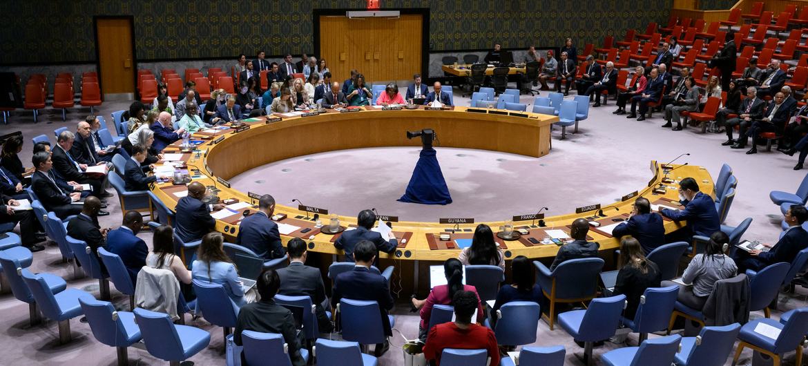 UN Security Council Demands Immediate End to Houthi Attacks on Red Sea Shipping