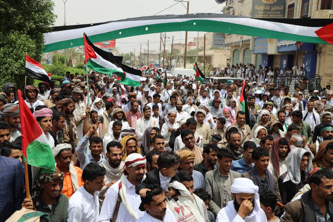 Massive Protest in Marib Demands Yemeni Government Ban Imports Supporting "Zionist Entity"