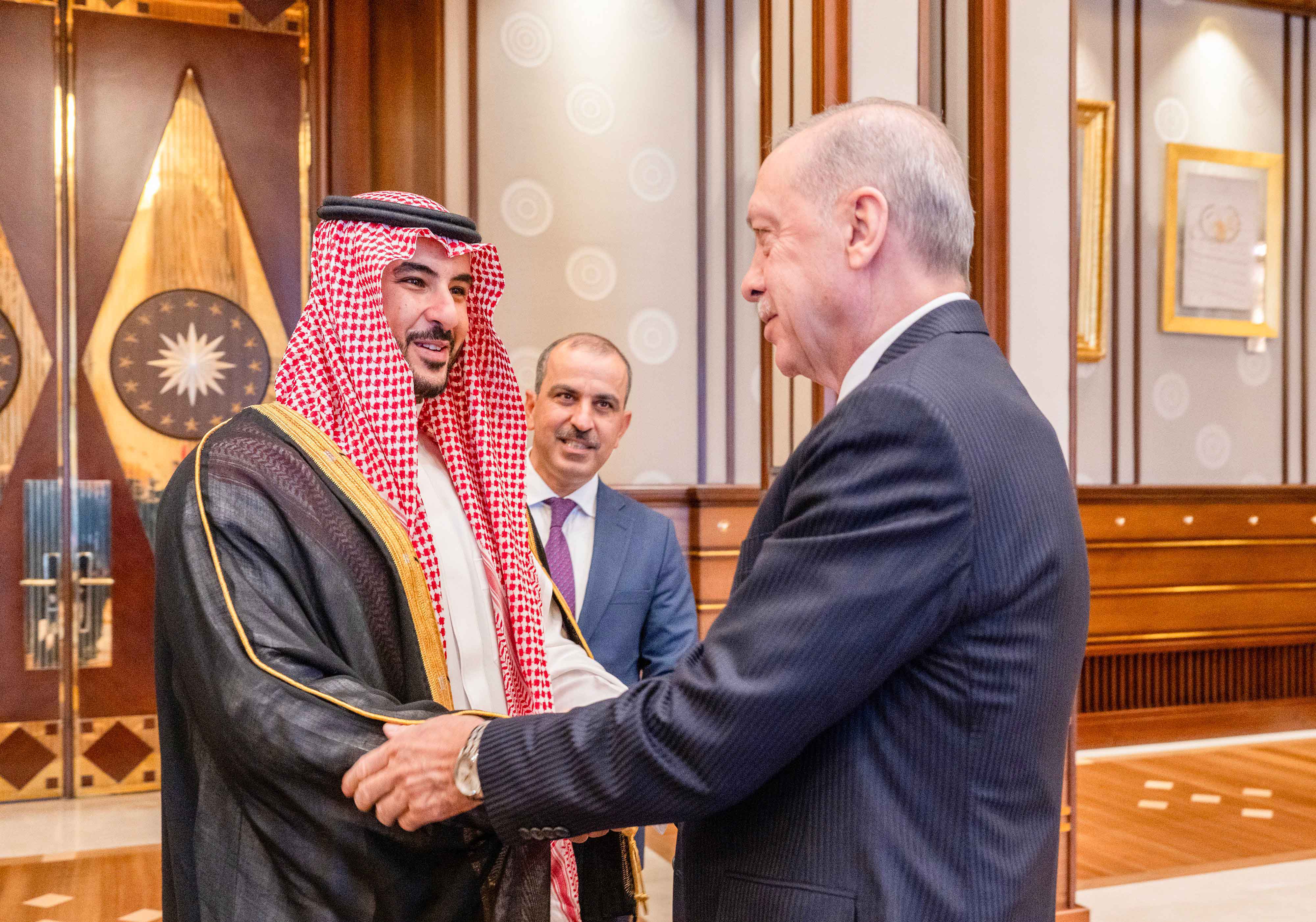 Saudi Defense Minister Visits Turkey, Discusses Enhanced Military Cooperation with Erdogan