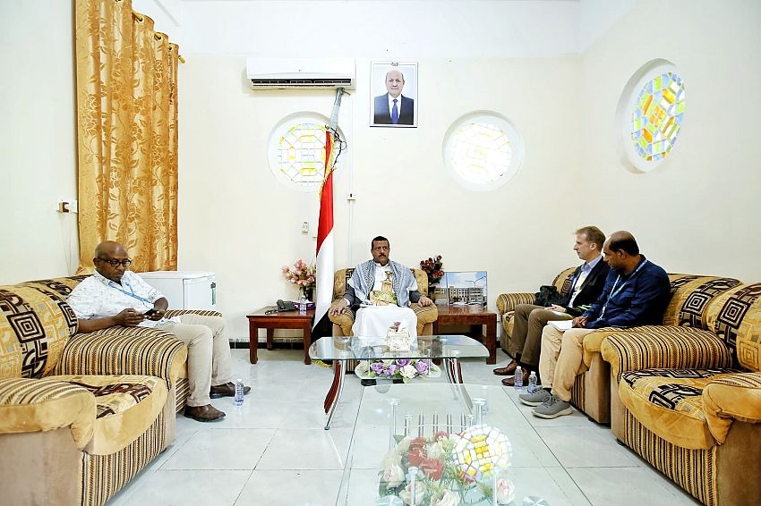 Local Authorities in Marib Discuss Displaced Persons' Situation with UN Officials, Highlight Lack of International Support