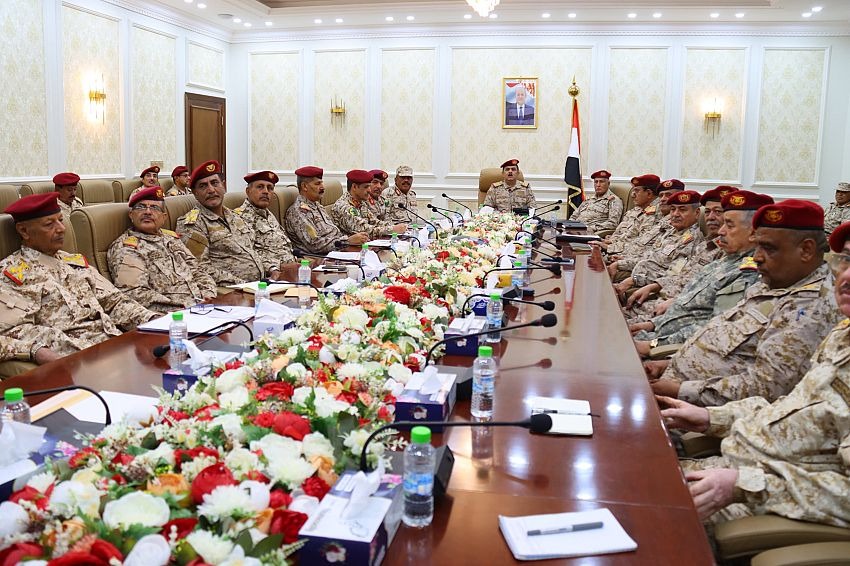 Yemeni Military Leaders Meet in Aden and Marib Amid Houthi Threats of Escalation