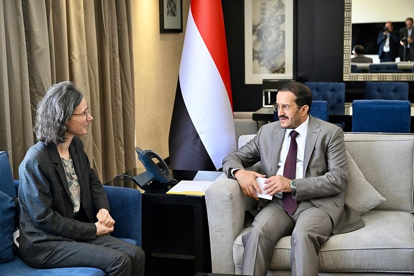 Othman Mejalli during his meeting with the French Ambassador to Yemen (Saba)