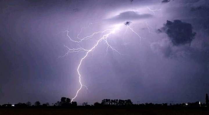 Lightning Strike Kills Child, Injures Brother in Al-Dhale'e; July Death Toll Rises to 40