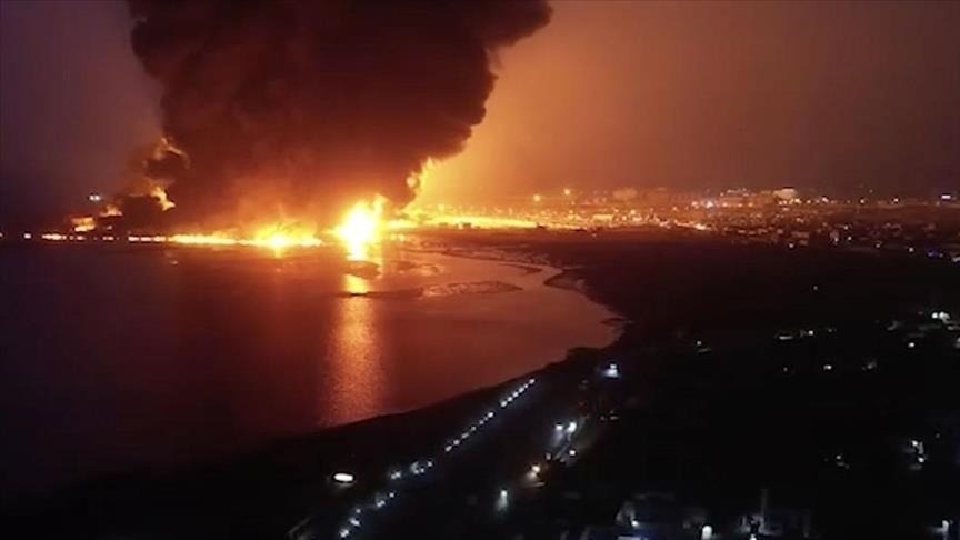 Fire in Hodeidah Port (agencies)