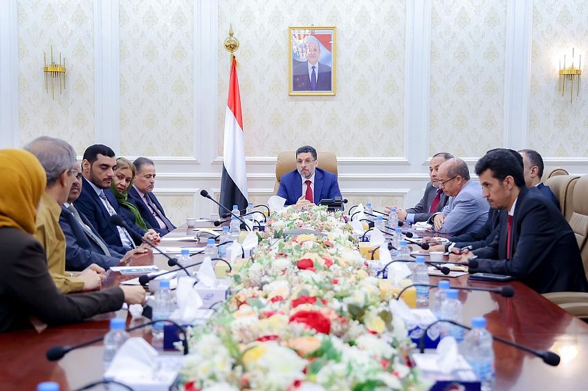 Yemeni Prime Minister meets with the Economic and Social Committee of the Consultation and Reconciliation Commission (Saba)