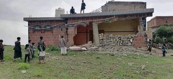 3 citizens injured in house collapse due to continuous landslides in Ibb (photos)