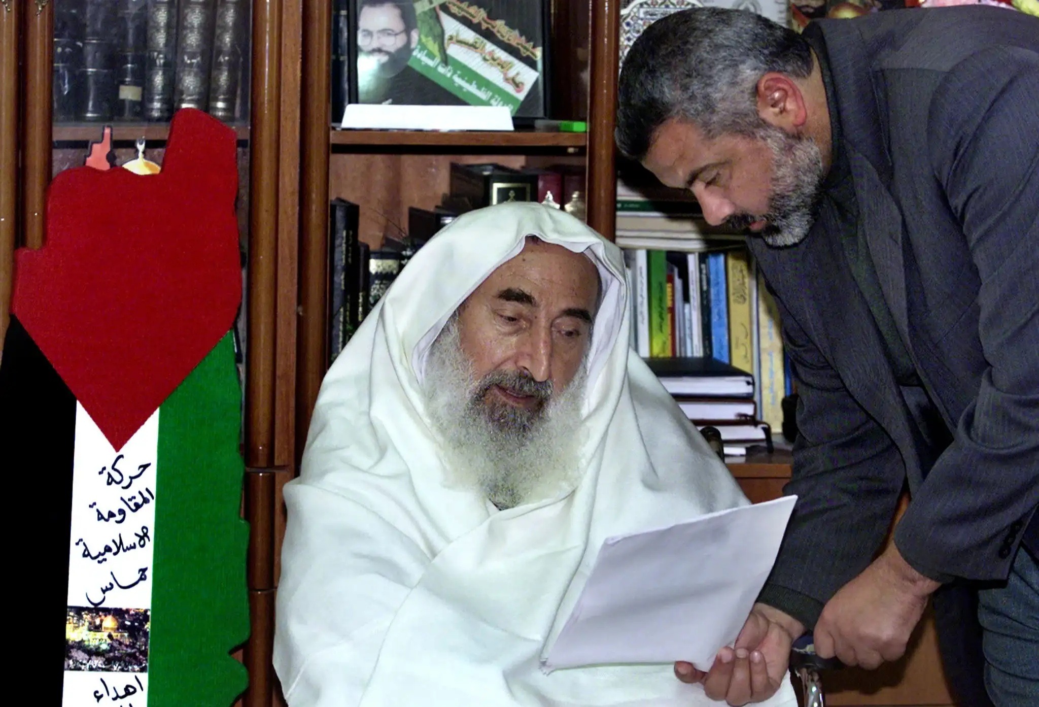 Ismail Haniyeh with Sheikh Ahmed Yassin