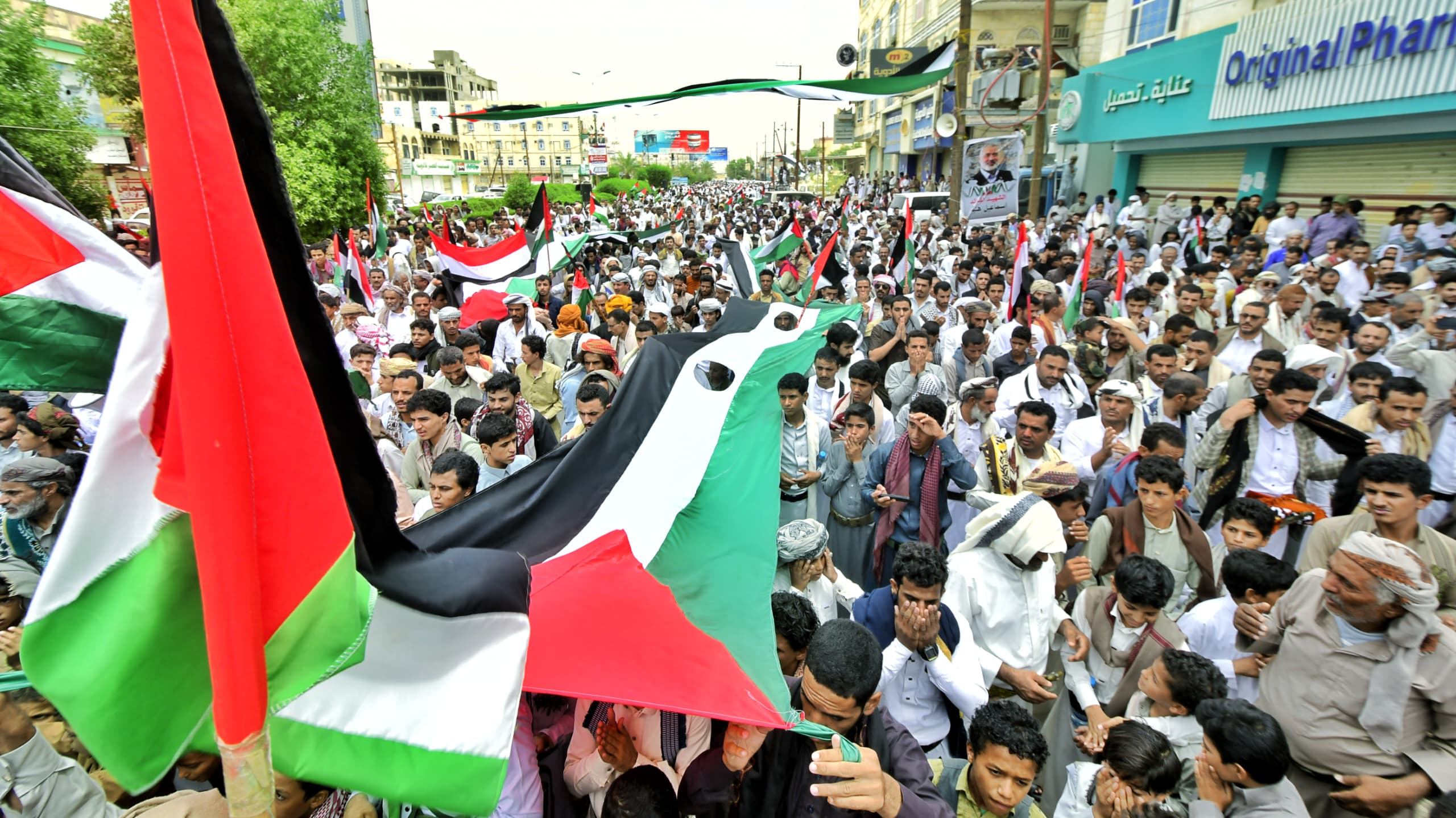 Protest in Marib denouncing the assassination of "Ismail Haniyeh" and demanding a transparent investigation into the "heinous crime"