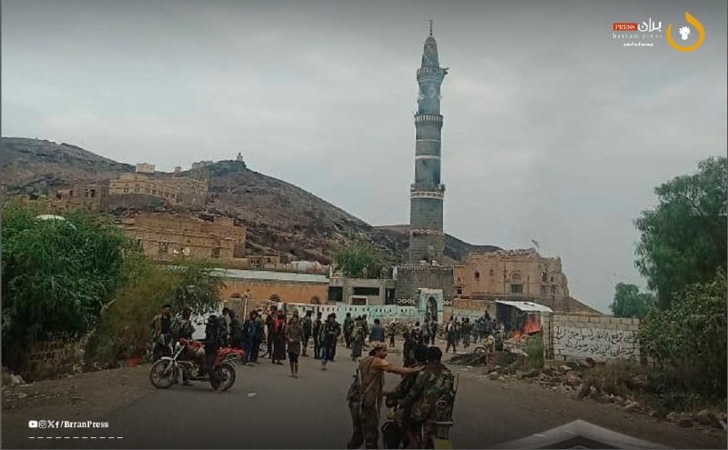 Clashes between citizens and Houthi militants in Al Bayda