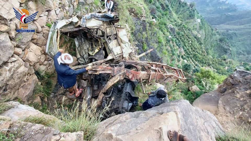 A car was destroyed after skidding in Hajjah Governorate