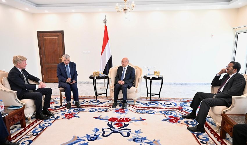 "Rashad Al-Alimi" receives the UN envoy - Aden