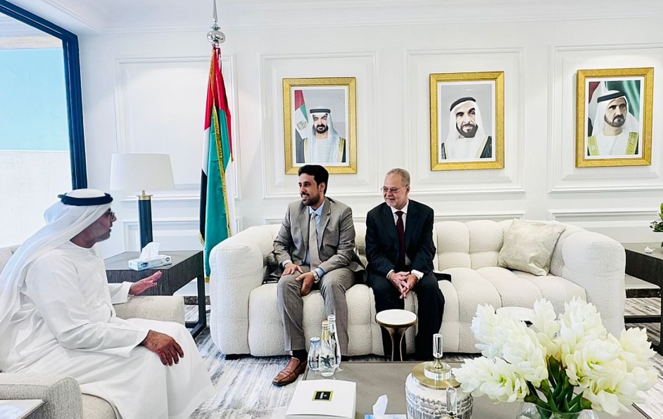 Meeting of the UAE Ambassador with the Chairman and Deputy Chairman of the Consultation and Reconciliation Commission