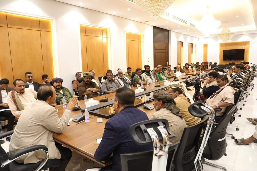 Meeting of Hadhramaut Governor Bin Madi with the notables of the Tha’in tribe