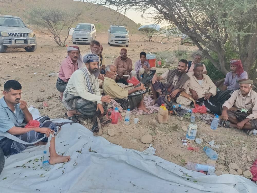 Tribal Committee Formed to Meet with "Al-Mahrami" Over "Ashal" Case Amid Ongoing Road Blockades