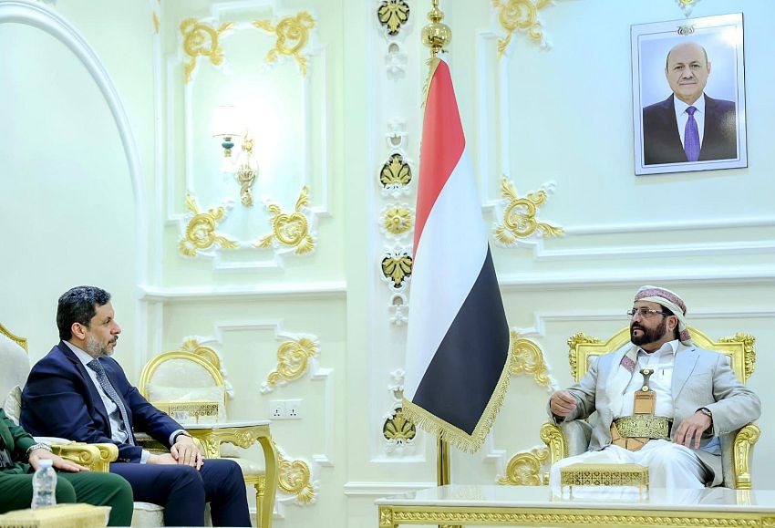 Sultan Al-Arada during his reception of Bin Mubarak