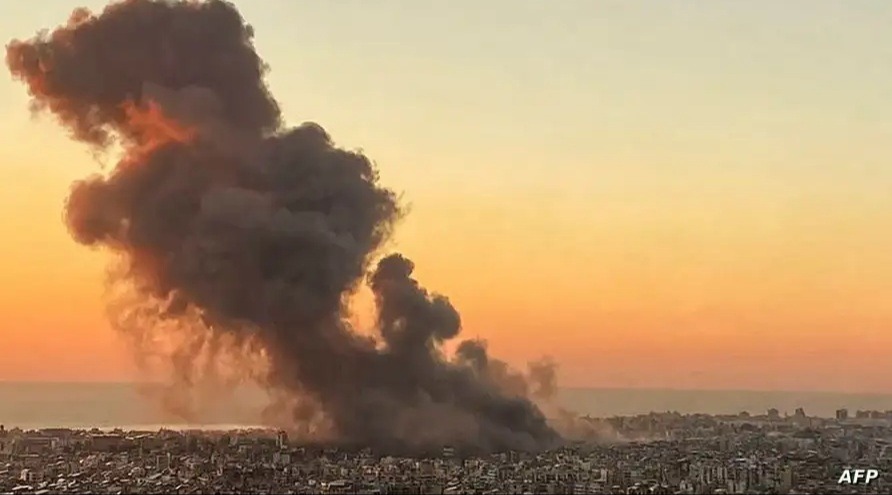 Intense Israeli Airstrikes Level Six Buildings in Beirut