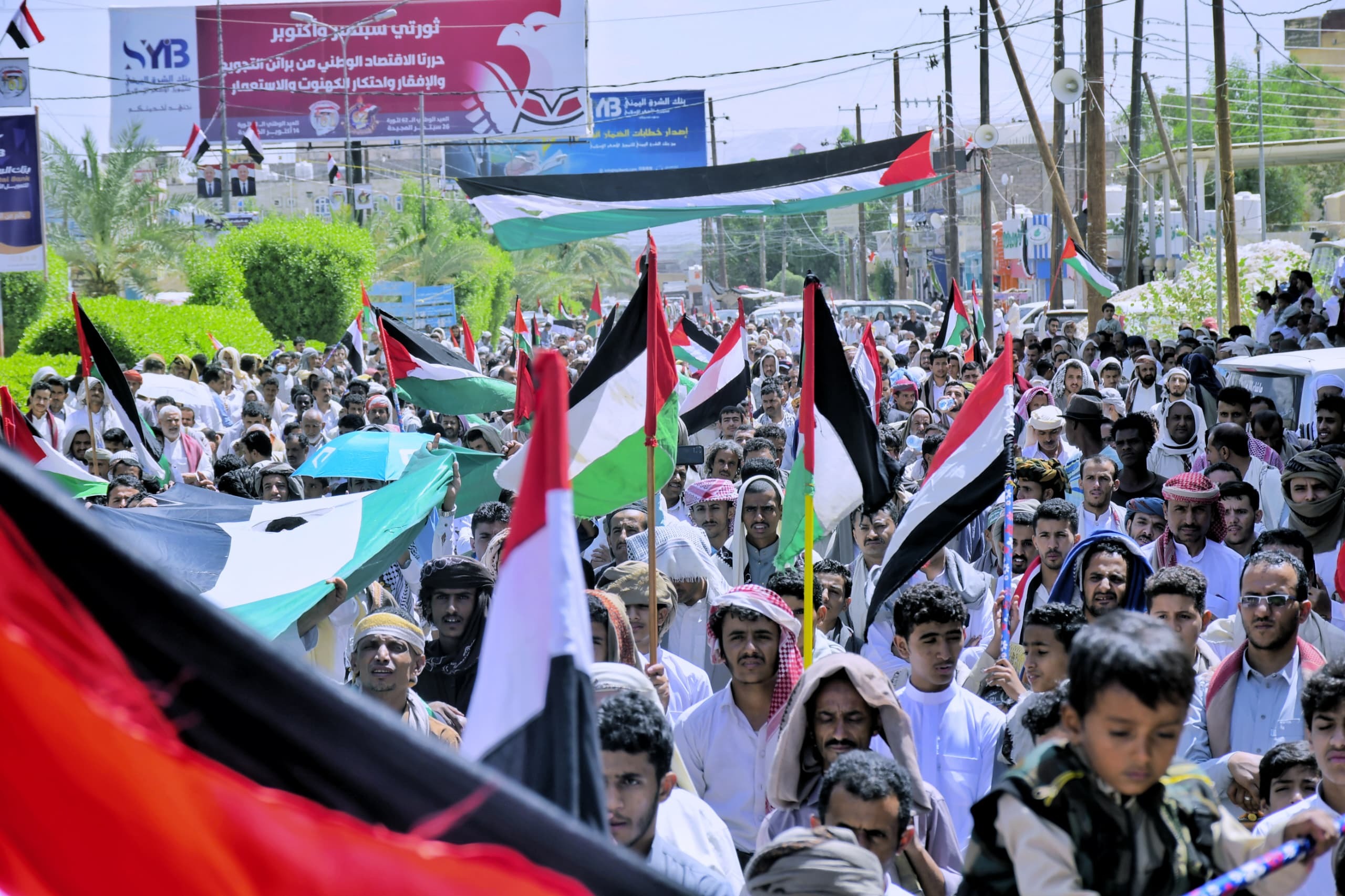 Protest in Marib Condemns Ongoing Israeli Atrocities in Gaza and Attacks on Civilians