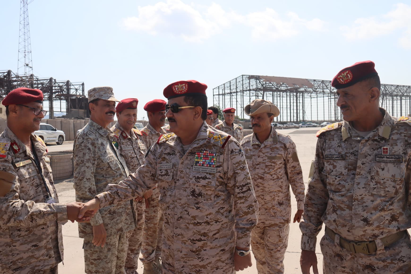 Yemeni Defense Minister Returns to Aden After Significant Visit to Saudi Arabia