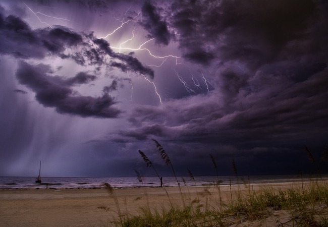 Low Pressure System Reaches Oman’s Coast, Expected to Bring Widespread Rain to Yemen Next Week