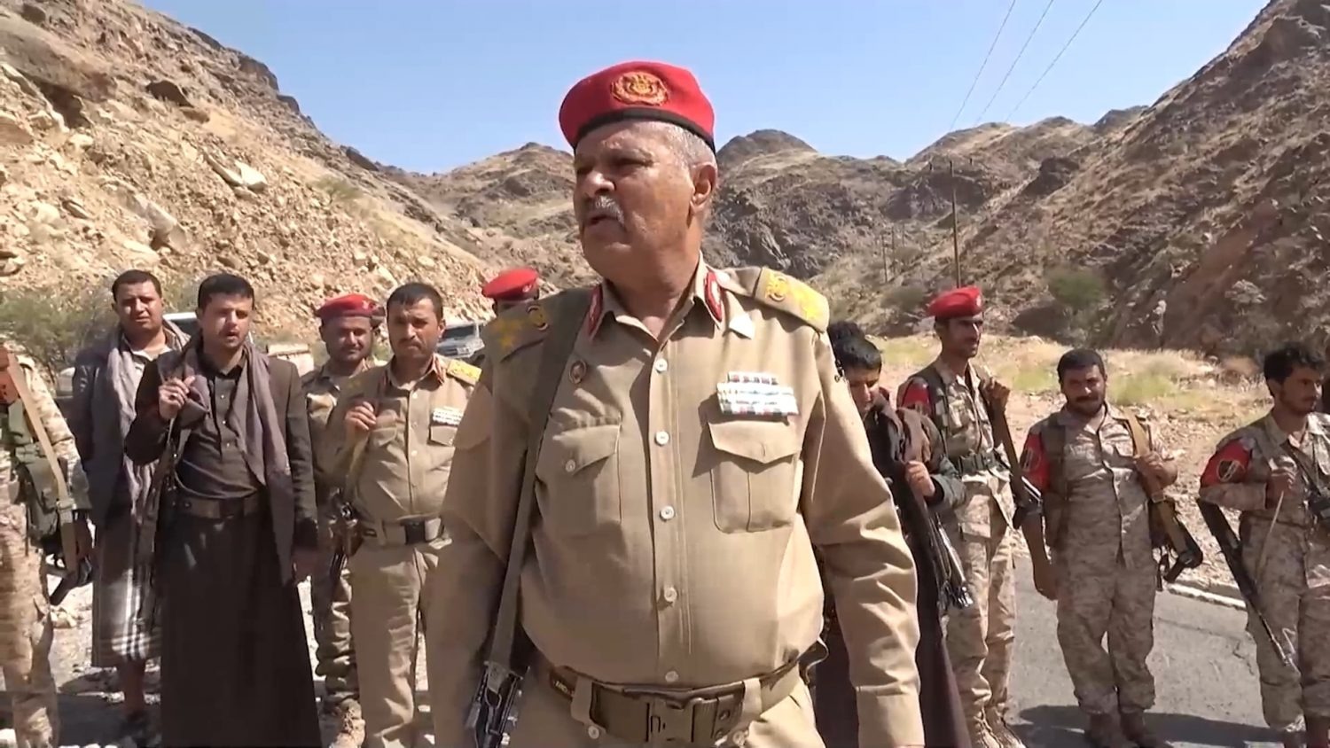 Violent Clashes Erupt Among Houthi Forces Following Defection in Marib