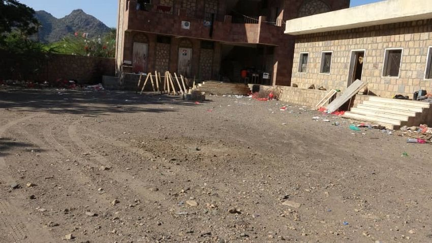 Two Students Injured in Houthi Shelling Targeting School in Taiz