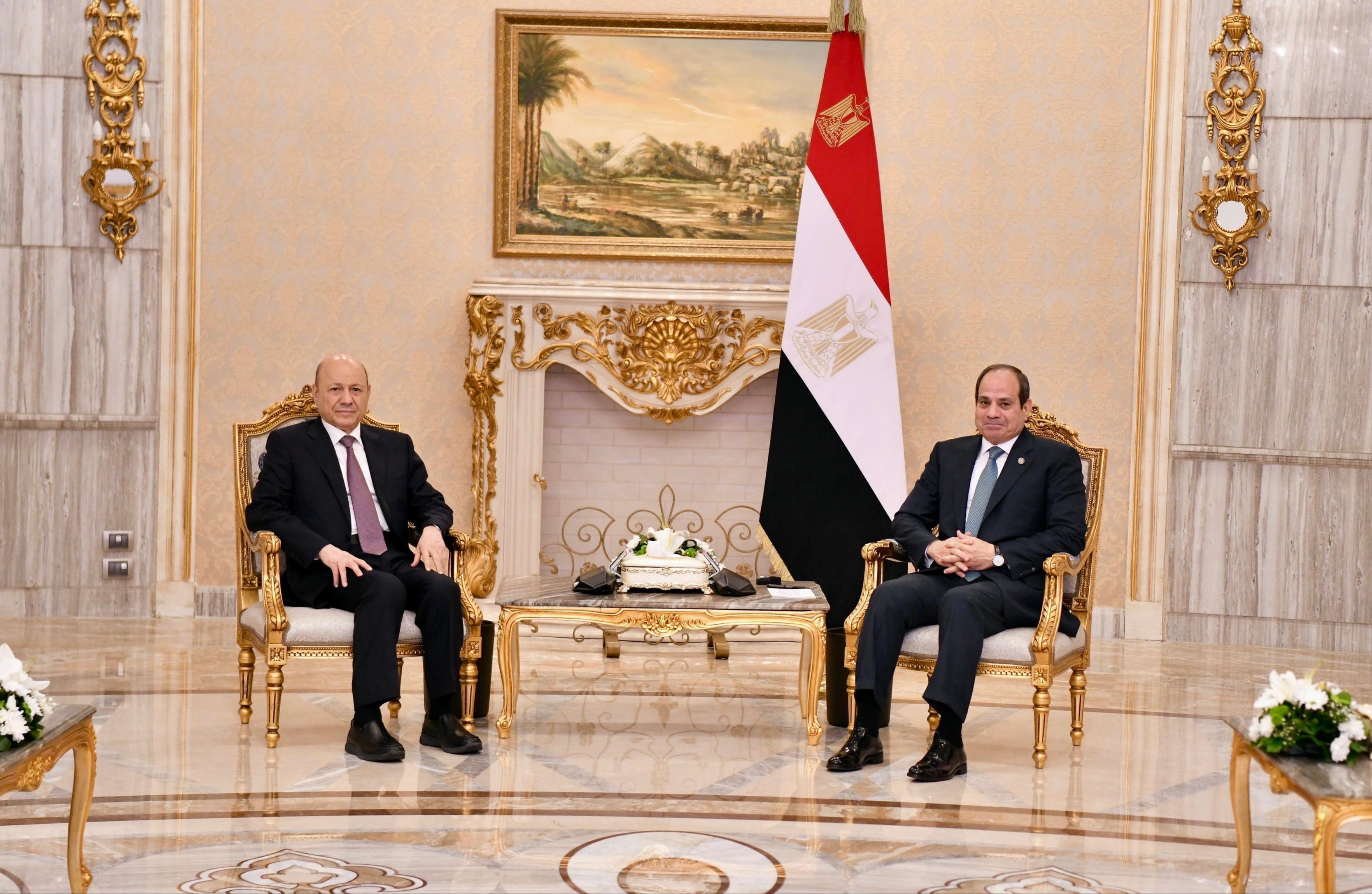 Rashad Alimi Meets with Egyptian President Sisi at World Urban Forum, Discusses Yemen's Unity