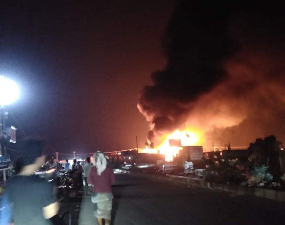 Explosion at Fuel Station in Al-Mokha Leaves Several Injured