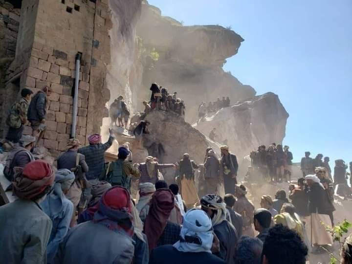 Rockslide Claims Lives and Injures Eight from Same Family in Al-Mahwit