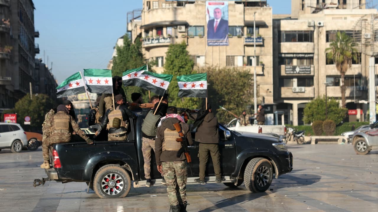 Syrian Armed Opposition Begins "Encircling" Damascus, Gains Control Over Key Regions