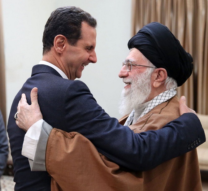 Khamenei and Assad embrace (archive)