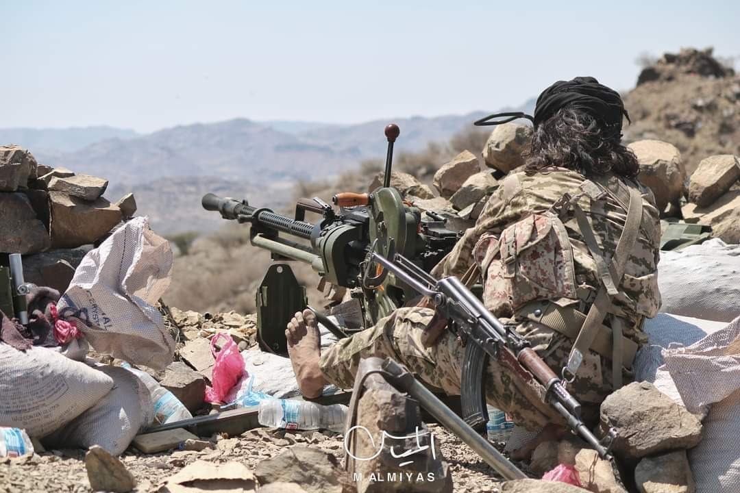 Yemeni Army Thwarts Three Houthi Attacks in Taiz