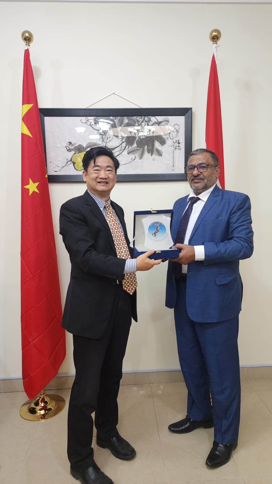 Vice President of Marib Conference honors the Chargé d'Affaires of the Chinese Embassy in Yemen Barran Press: