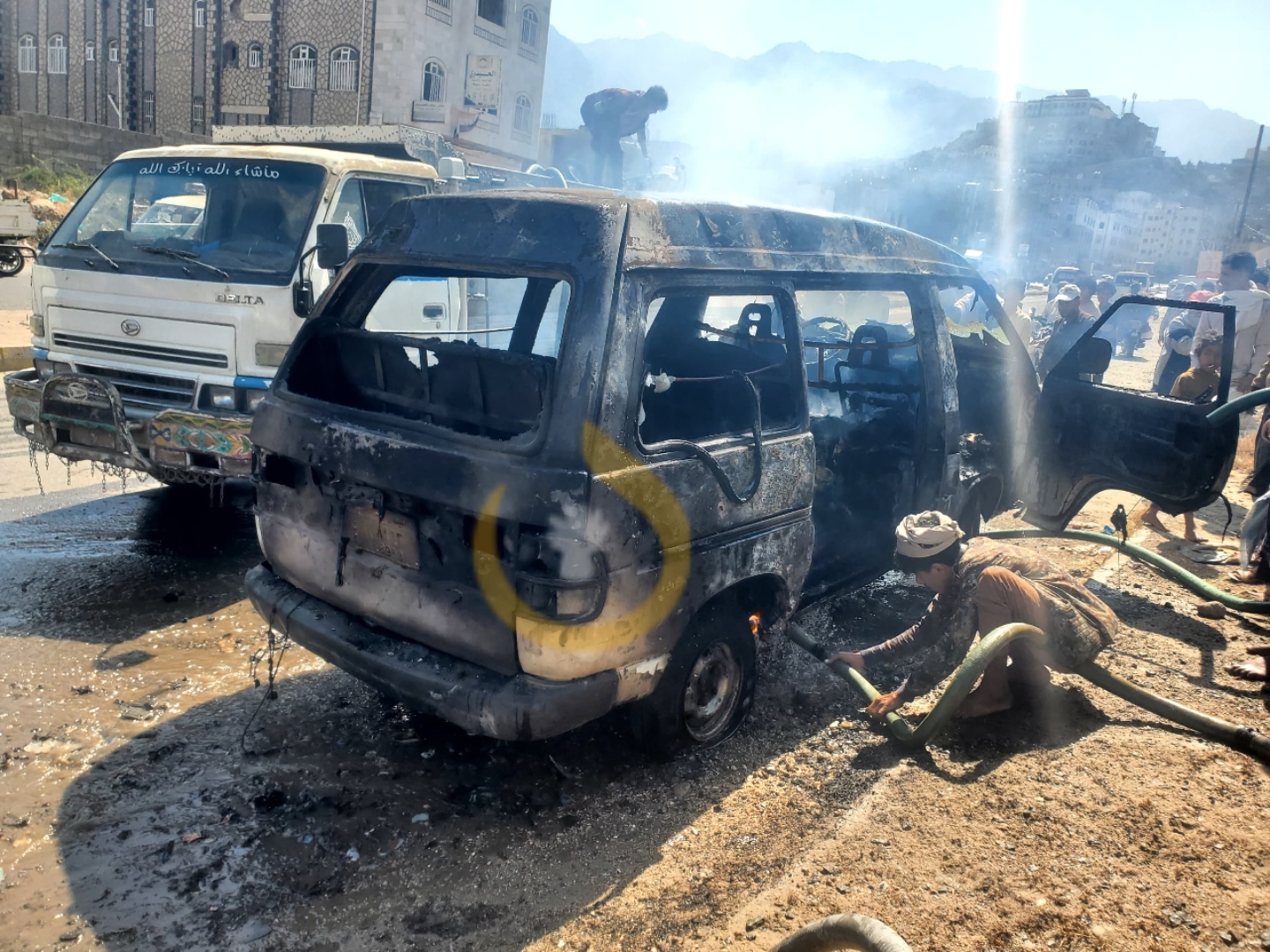 A gas-powered bus catches fire in central Taiz, and the traffic police warn vehicle owners (photos + video)