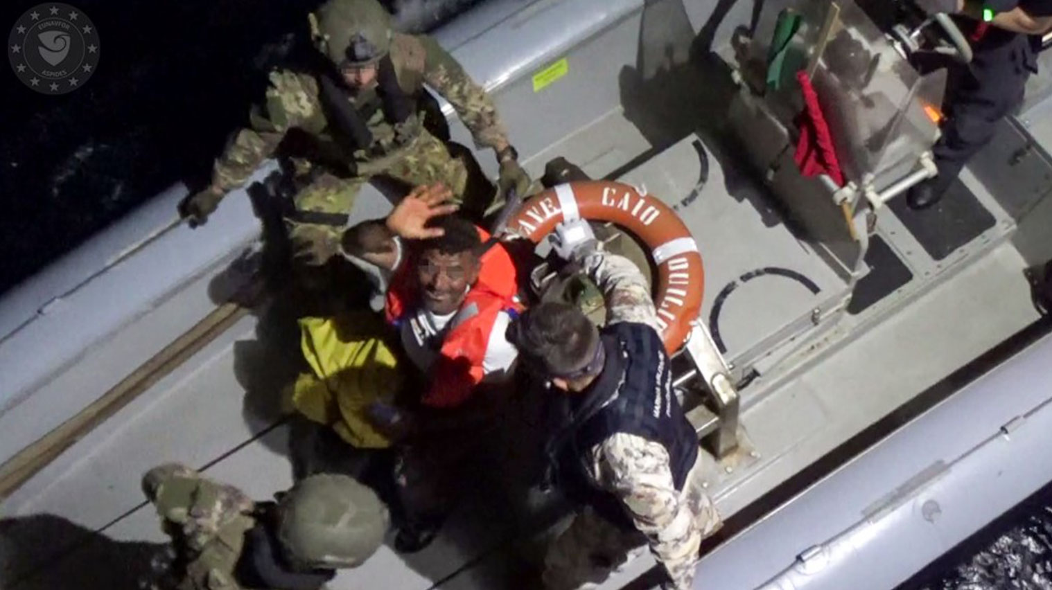 The moment of saving the Yemeni sailor