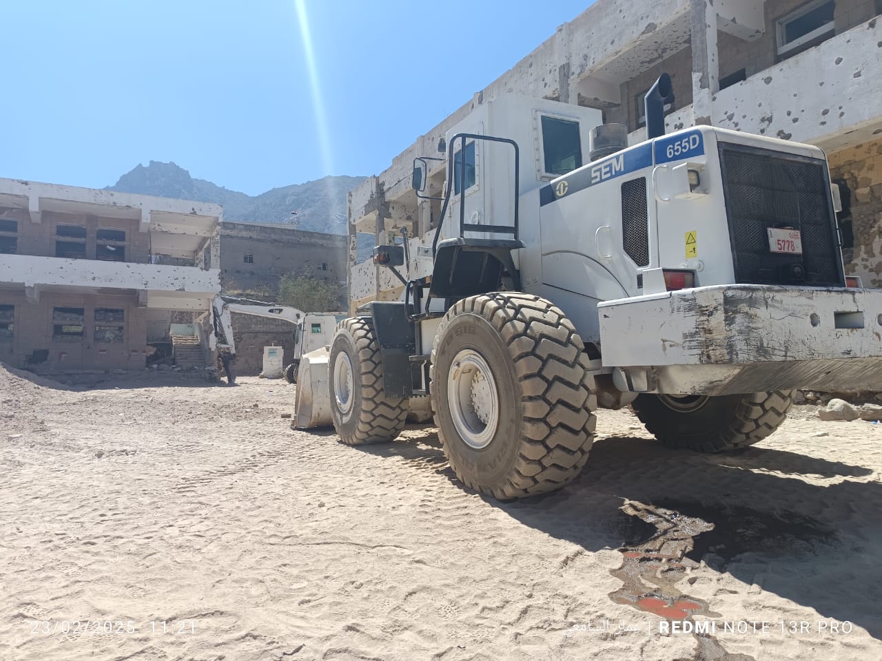 Houthis Attack Mine Clearance Equipment in Taiz