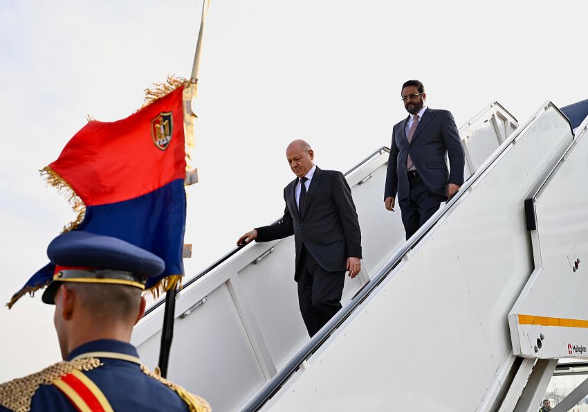 Yemeni President Arrives in Cairo