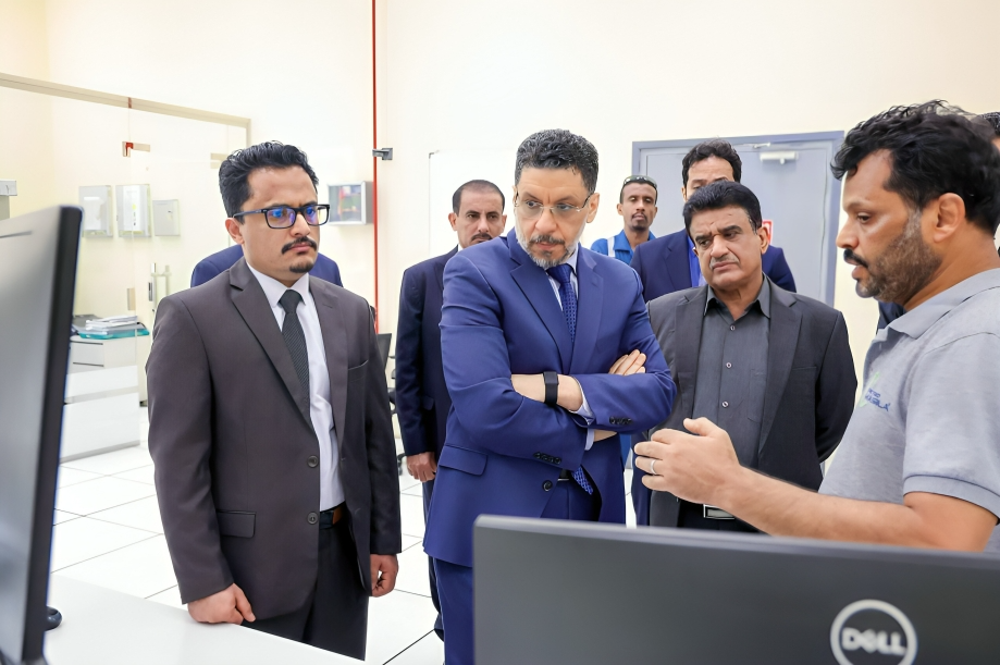 Yemeni Prime Minister Ahmed Awad bin Mubarak during his visit to the President's Station in Aden. Yemeni Prime Minister Ahmed Awad bin Mubarak during his visit to the President's Station in Aden.