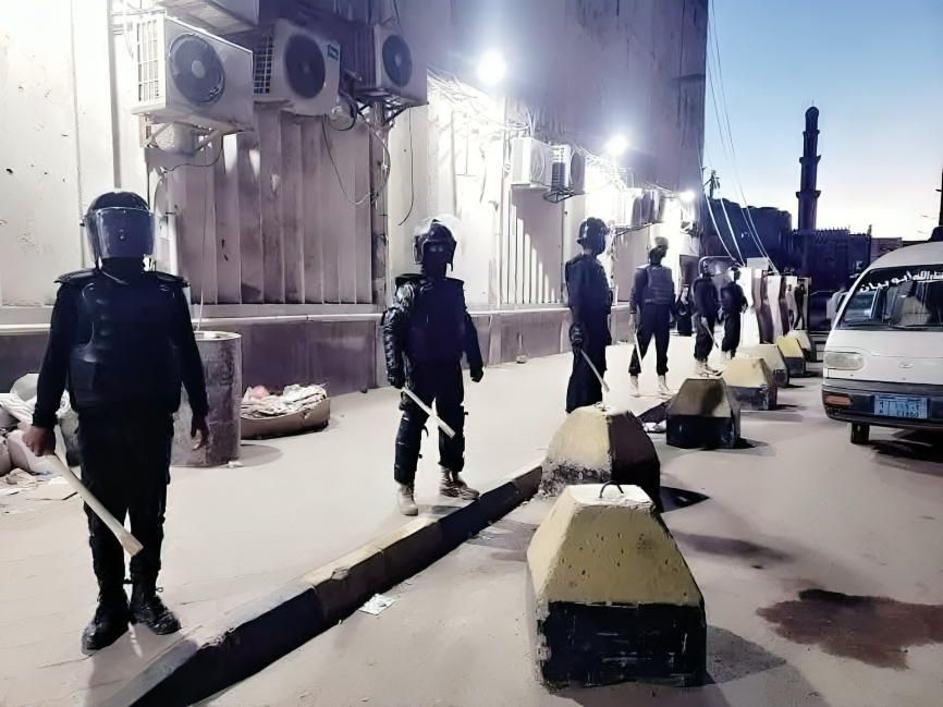 Security Forces Loyal to STC Quell Aden Protests Security Forces Loyal to STC Quell Aden Protests