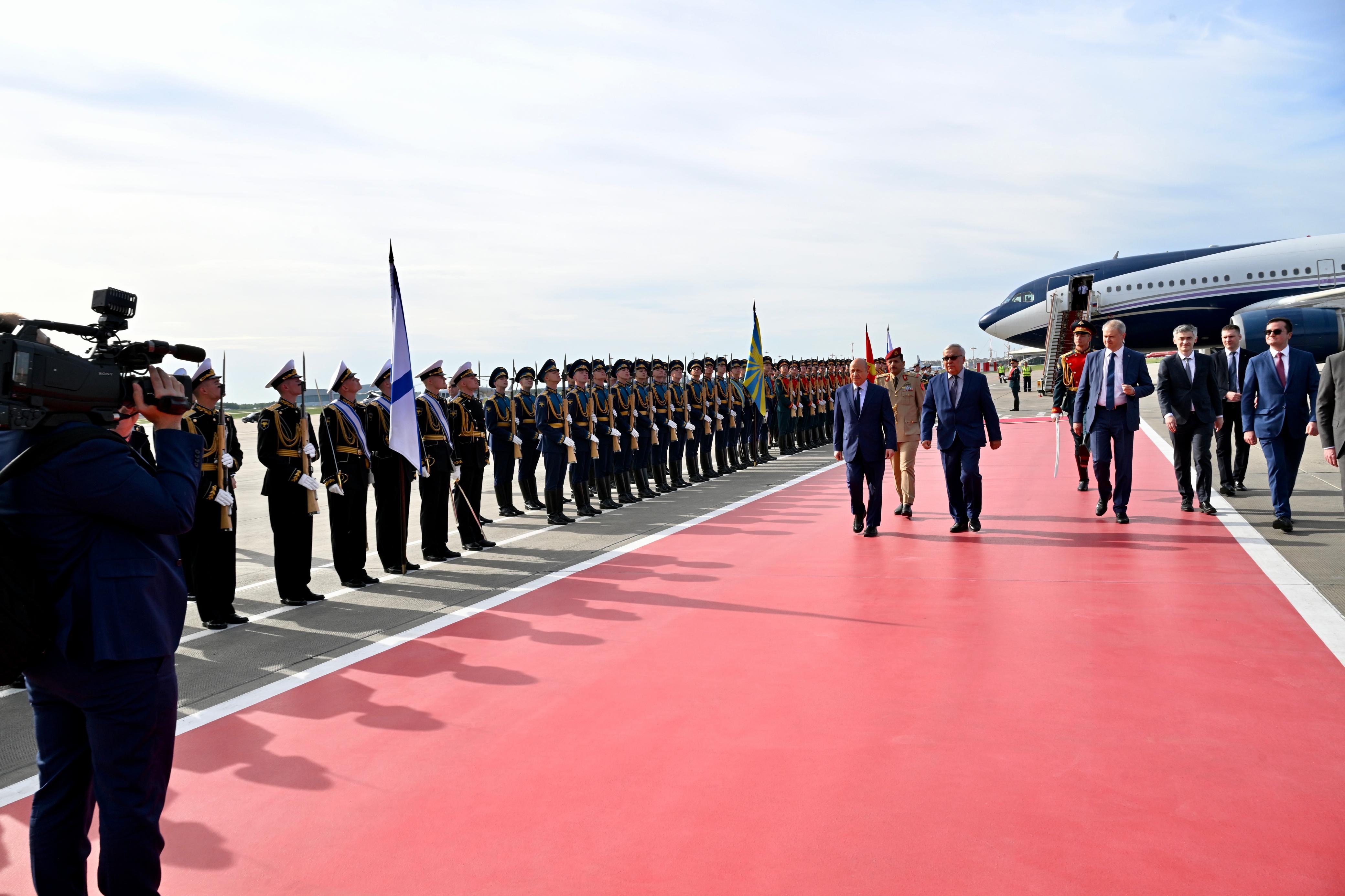 Yemeni Presidential Head Begins Official Visit to Russia Yemeni Presidential Head Begins Official Visit to Russia