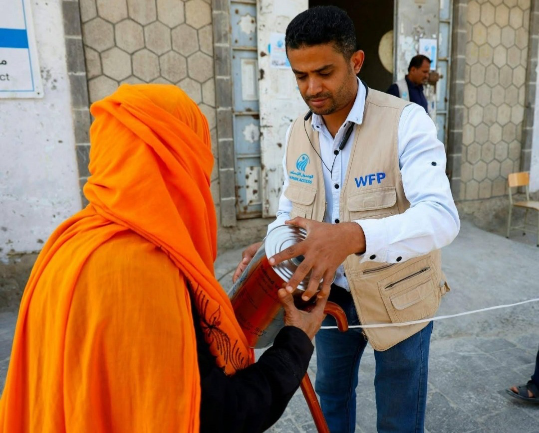 Houthis Demand Aid Exclusively Through Oman Amidst Port Damage