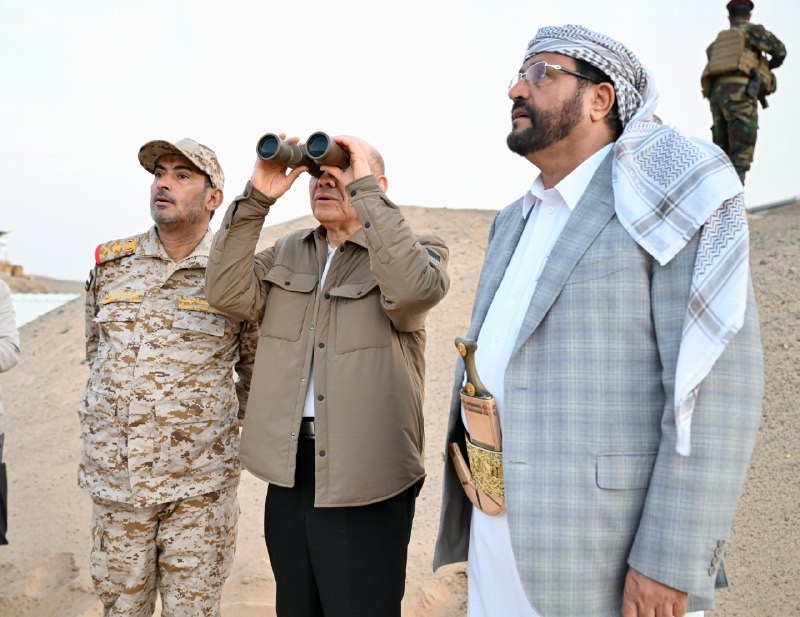 Al-Aradah Briefs Al-Alimi on Houthi Infiltration Attempts in Marib