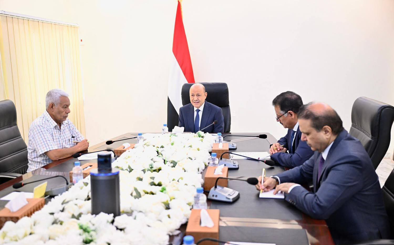 Yemeni PLC Head Prioritizes Economy, Blames Houthis for Crisis Yemeni PLC Head Prioritizes Economy, Blames Houthis for Crisis